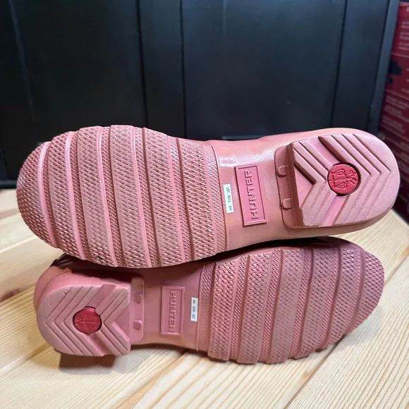 Hunter Women's Glossy Pink Rain Boots - Picture 7 of 8